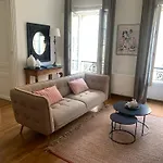 Escale Citadine Au Centre D\'Avignon, Climatisation, Appartement De Charme, Spacieux Et Lumineux