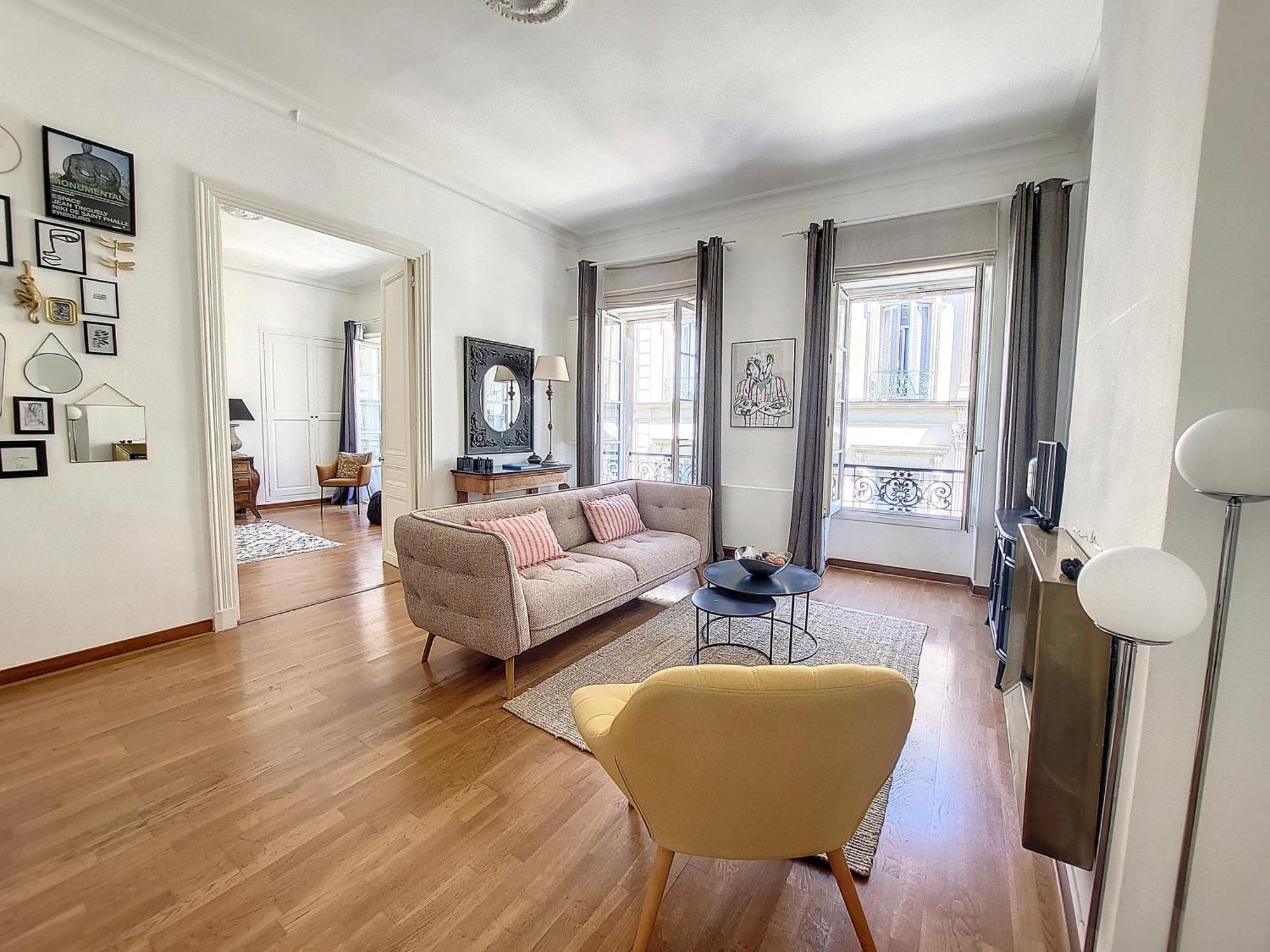 Escale Citadine Au Centre D'avignon, Climatisation, De Charme, Spacieux Et Lumineux Apartment *